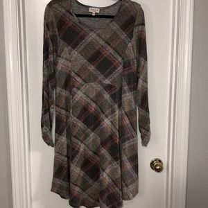 Plaid soft dress.
